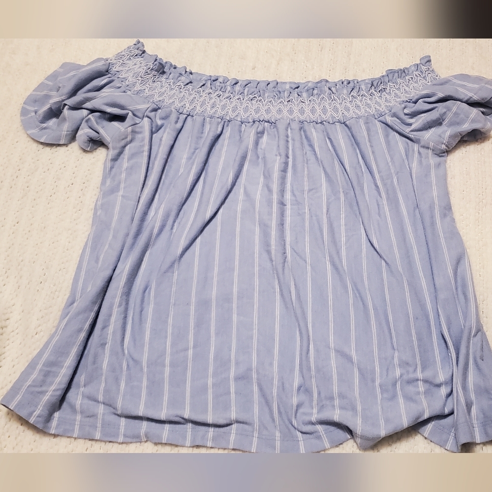 Close baby blue American eagle large